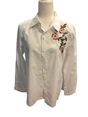 Eden & Olivia White Button-Up Top with Subtle Lace Trim